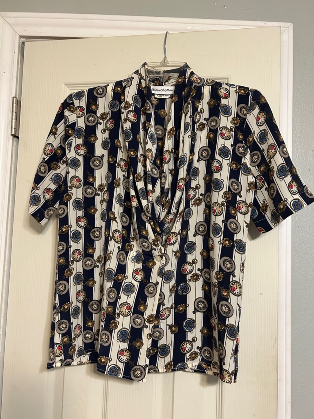 🍃2/$15, 🦁5/$25 Helene St Marie clock Blouse